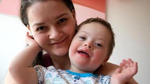 «Όταν φέρνεις στον κόσμο ένα παιδί με σύνδρομο Ντάουν, αλλάζει ο τρόπος που ζεις και αγαπάς.»  