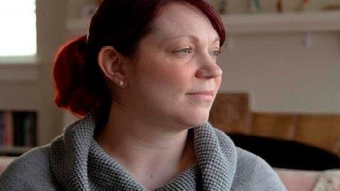 Μια γυναίκα που ανάρρωσε από τον κορονοϊό συμβουλεύει: «Μην πανικοβάλλεστε!»