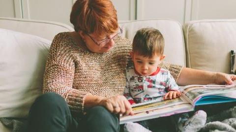 «Η μητέρα μου έχει άνοια και ο 2χρονος γιος μου είναι ο καλύτερός της φίλος!»