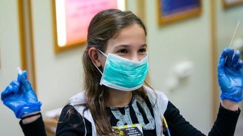 Περνάμε τις μέρες της καραντίνας όμορφα κι εποικοδομητικά απ’ την ασφάλεια του σπιτιού μας