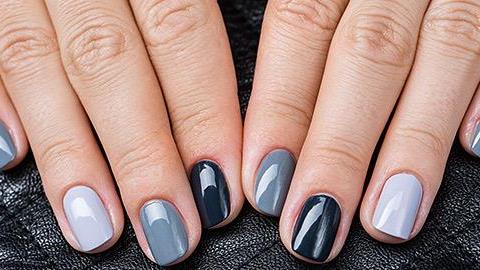 Πώς να κάνετε το τέλειο μανικιούρ μόνες σας στο σπίτι!