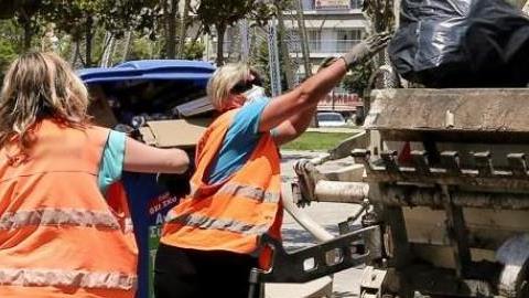 Συγκινητικό σημείωμα κατοίκων προς τους ανθρώπους που καθαρίζουν τη γειτονιά τους