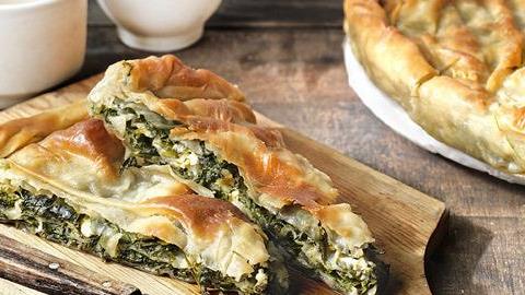 Πώς να φτιάξετε νηστίσιμη χορτόπιτα με δικό σας φύλλο