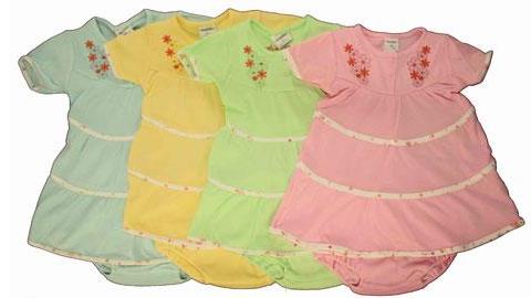 Η αλαξιέρα και τα πρώτα ρουχαλάκια τους