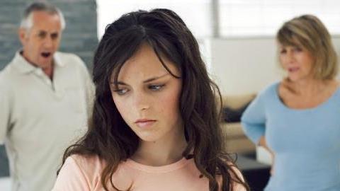 Σε καραντίνα με έφηβους: πώς να διατηρήσετε το κλίμα ήρεμο κι εποικοδομητικό