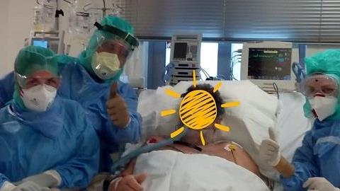 Η φωτογραφία της ελπίδας: Η πρώτη αποσωλήνωση στη ΜΕΘ του Ασκληπιείου Βούλας