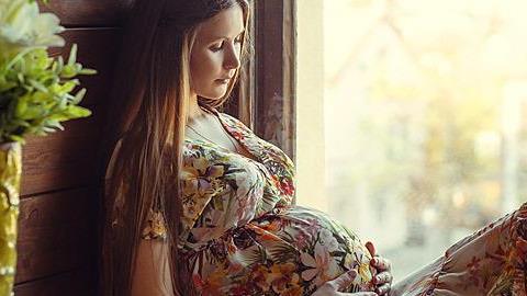 «Θα γεννήσω λίγο μετά το Πάσχα και αυτό είναι που με γεμίζει με δύναμη και ελπίδα»