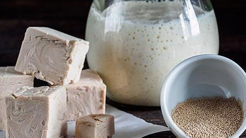 Με τι να αντικαταστήσεις την ξηρή μαγιά και άλλα 4 υλικά που λείπουν από την κουζίνα σου