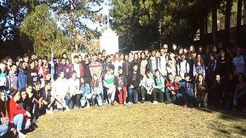 Μαθητές δώρισαν τα χρήματα της εκδρομής τους σε συμμαθητή τους με λευχαιμία