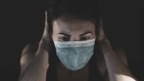 Έρευνα: πιο ευάλωτες οι γυναίκες  στις ψυχολογικές επιπτώσεις της πανδημίας 