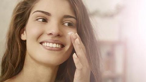 Πολύτιμα μυστικά για δέρμα,νύχια και φρύδια από επαγγελματίες αισθητικούς!