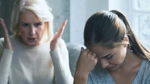 5 τοξικοί τύποι μητέρας που καταστρέφουν τις ζωές των παιδιών τους