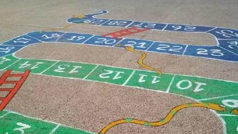 Μετά την καραντίνα: Το δημοτικό που υποδέχεται τους μαθητές με ζωγραφιές και παιχνίδια