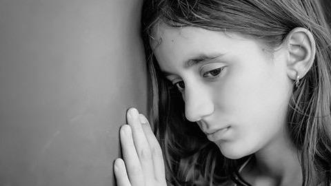 Έρευνα: τα κορίτσια πιθανότερο να εμφανίσουν κατάθλιψη στην εφηβεία απ' τ' αγόρια