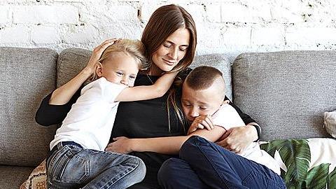 «Όσα λάθη κι αν κάνω με τα παιδιά μου δεν αλλάζουν το γεγονός ότι τα λατρεύω»