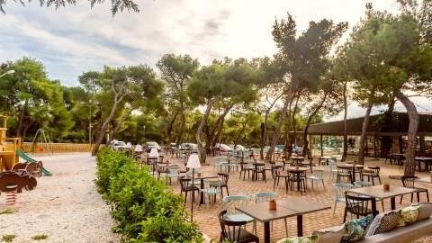 5 τέλεια οικογενειακά καφέ για χαλάρωση και παιχνίδι