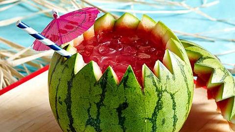 5 φρουτένια και άκρως καλοκαιρινά ποτά χωρίς αλκοόλ!