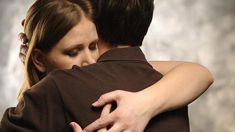 «Αγαπημένε μου σύζυγε χρειάζομαι την τρυφερότητα και την προσοχή σου περισσότερο από ποτέ!»