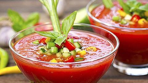 Σούπα γκασπάτσο: φτιάξτε την πιο δροσερή απόλαυση του καλοκαιριού!