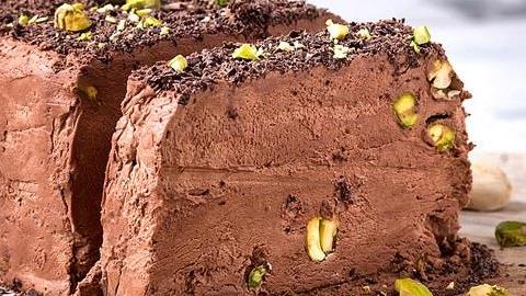 Πώς να φτιάξετε το τελειότερο Semifreddo σοκολάτας, σε 3 απλά βήματα! 