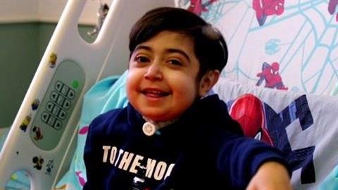 «Το παιδί μου νίκησε τον θάνατο τρεις φορές!»: η συγκινητική εξομολόγηση μιας μαμάς