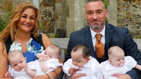 Μια 51χρονη γιαγιά θέλησε να ξαναγίνει μαμά και έκανε τετράδυμα!