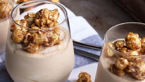 Πώς να φτιάξετε μους με αλατισμένη καραμέλα, τη γεύση που ξετρελαίνει τα παιδιά! 