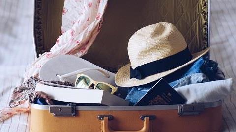 5+1 βιβλία για την καλοκαιρινή σου βαλίτσα!