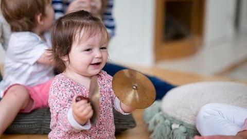 Πώς να κάνουμε το παιδί μας πιο έξυπνo… παίζοντας!