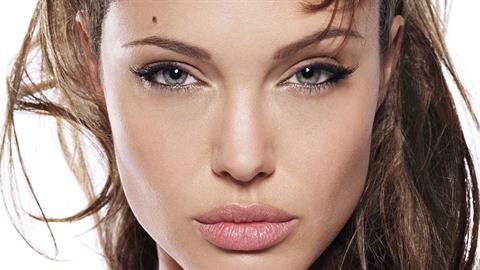 Πώς να αποκτήσετε σαρκώδη χείλια με φυσικούς τρόπους!