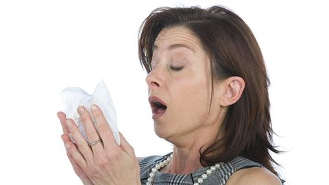 Τι δείχνει για την προσωπικότητά σου ο τρόπος που φτερνίζεσαι