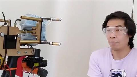 Το «πιστόλι» που βάζει... μάσκες σε όσους αρνούνται να τις φορέσουν!