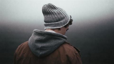 «Παιδί μου, η πόρτα της οικογένειας δεν κλείνει ούτε στα λάθη ούτε στα ζόρια σου...»