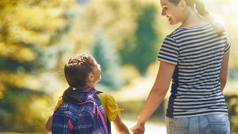 Πρώτη φορά σχολείο: 3 μητέρες εξομολογούνται τι τις δυσκόλεψε περισσότερο