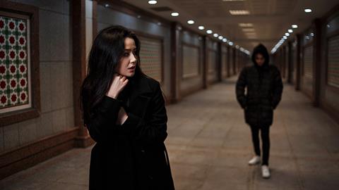 Πώς να προστατεύσεις τον εαυτό σου όταν βρίσκεσαι σε κίνδυνο στον δρόμο