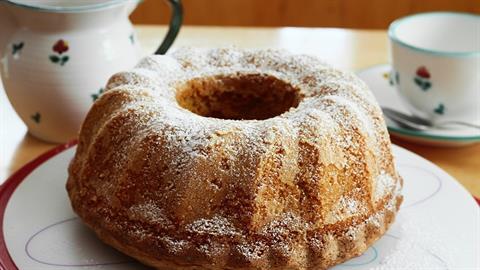 Κέικ με ταχίνι και μέλι: πώς να φτιάξετε το πιο θρεπτικό κολατσιό για το σχολείο