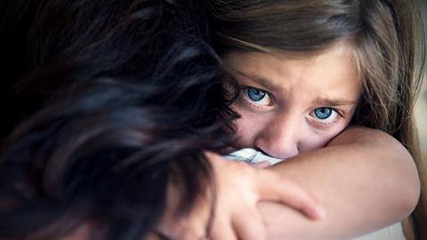 «Είχα αντέξει τα πάντα, μα όταν σήκωσε χέρι στο παιδί είδα τι άνθρωπο είχα δίπλα μου...»