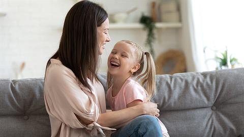 Μεγαλώνοντας τη γυναίκα του μέλλοντος: 3 πολύτιμες συμβουλές για κοριτσομαμάδες