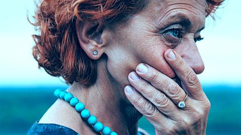 «Ο δρόμος είναι δύσβατος, αλλά πρέπει να τον διασχίσεις»: γράμμα σε μια μάνα που έχασε το παιδί της