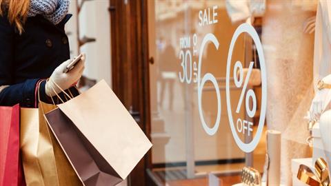 Έρχονται οι πρώτες εκπτώσεις της σεζόν μαζί με Black Friday και Cyber Monday