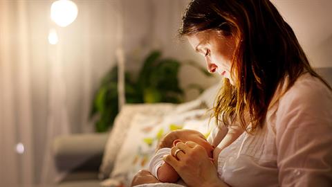 «Έγινα η μαμά που είχα ορκιστεί ότι δεν θα γίνω ποτέ και μ' αρέσει»