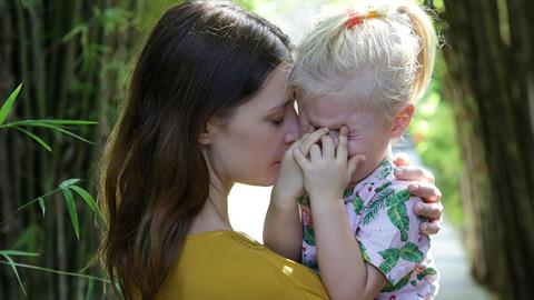 Απαιτητικά νήπια: αφήστε τις φωνές και αρχίστε τις αγκαλιές