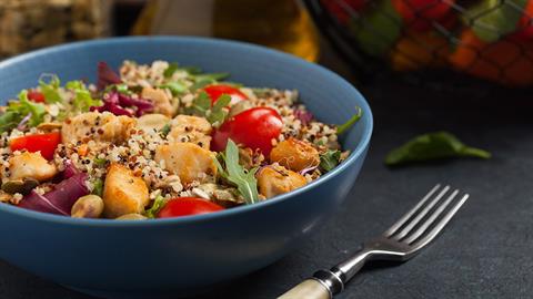 Κινόα με κοτόπουλο: το πιο γευστικό και δυναμωτικό φαγητό για όλη την οικογένεια