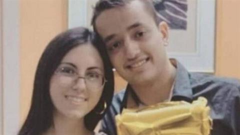 Καθηγητής αποχαιρετά τους 2 μαθητές του που έχασαν τη ζωή τους στον σεισμό της Σάμου