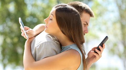 Πλατωνική απιστία: είναι όντως απιστία ή μια απλή ανάγκη;