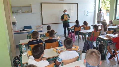 Lockdown: όλες οι αποφάσεις για τα σχολεία - γιατί κλείνουν μόνο γυμνάσια και λύκεια