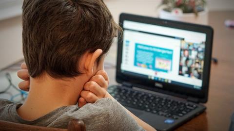 Τηλεκπαίδευση στα δημοτικά: πώς θα λειτουργεί - τι ισχύει για μαθητές χωρίς συσκευή ή σύνδεση