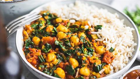 Πεντανόστιμα ρεβίθια στον φούρνο με κάρυ