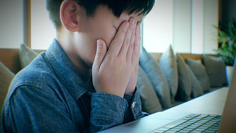 «Δεν μπορώ να βλέπω τα παιδιά μου μπροστά σε μια οθόνη απ' το πρωί ως το βράδυ»