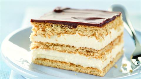 Φτιάχνουμε οικογενειακό εκλέρ ταψιού, το απόλυτο γλυκό ψυγείου